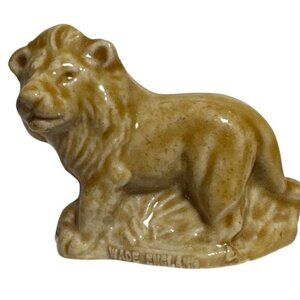 Wade England Ceramic Lion Figurine Brown Beige Miniature Collectible